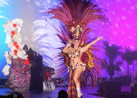 Universal ShowQueen 2014 — images 4 — Screen Shot 2015 10 12 at 10.53.07 AM